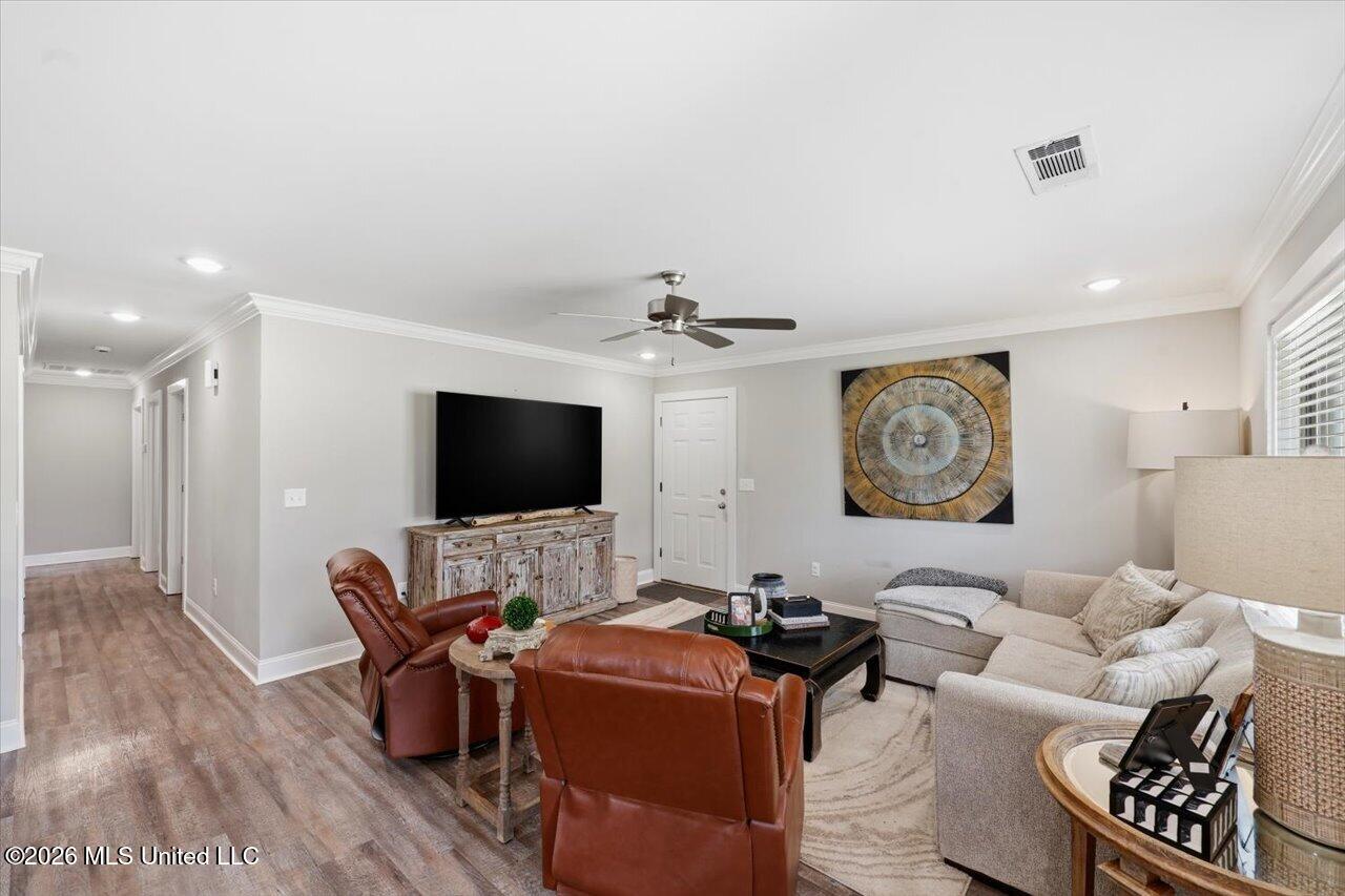 275 Anse Reed Road