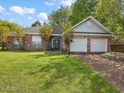Homes For Sale - 140 Raulston Drive<br/> Hinds County, Byram, MS 39272