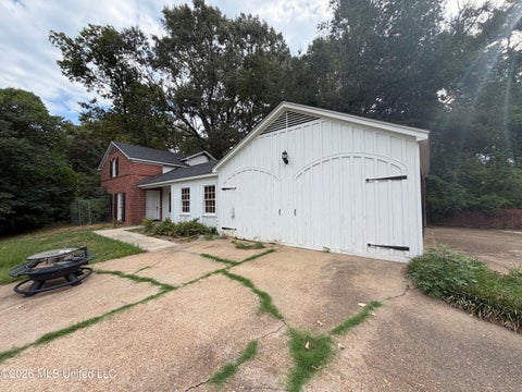 Homes For Sale - 1202 Highland Drive<br/> Yazoo City, MS 39194