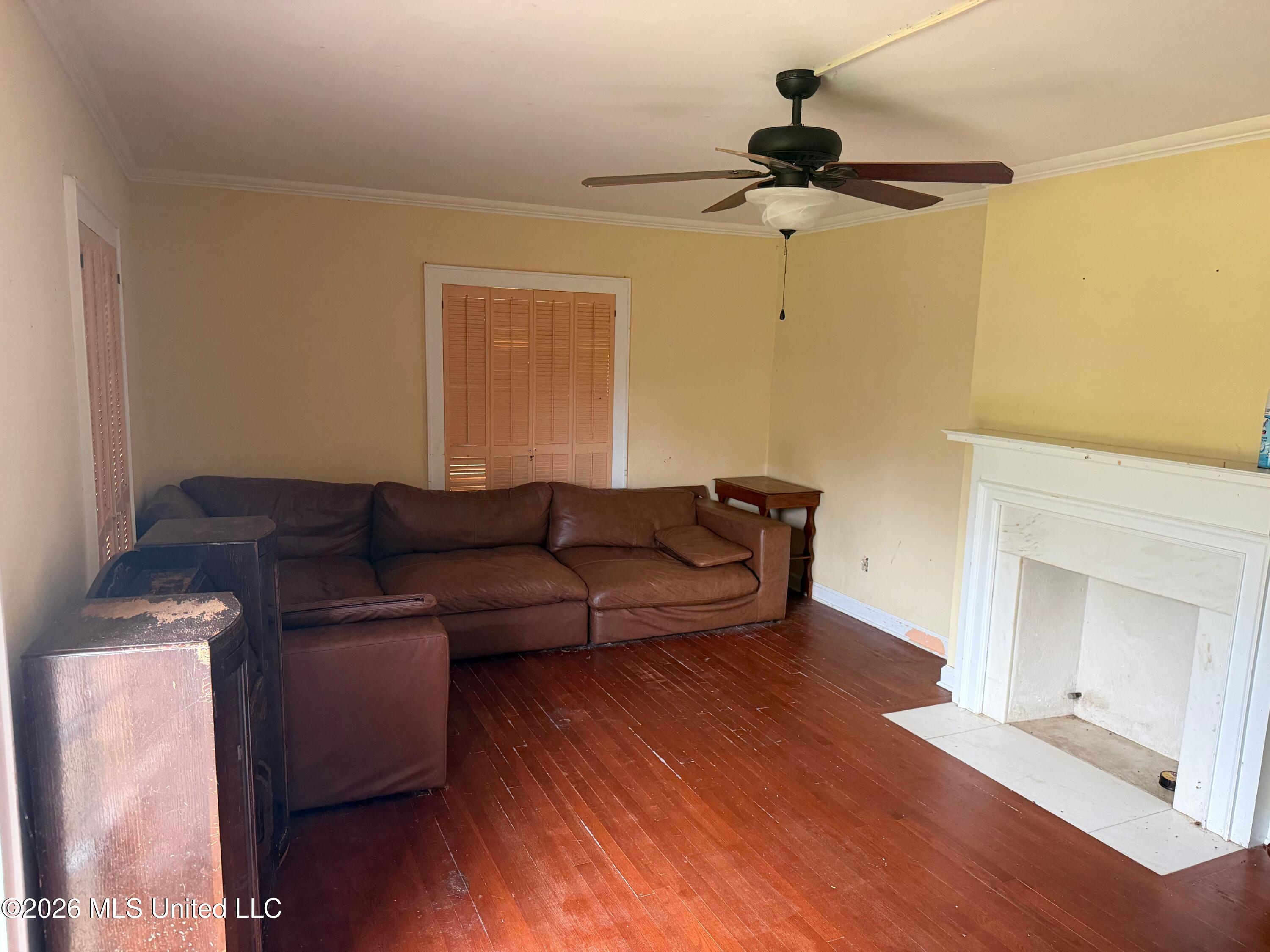 1202 Highland Drive
