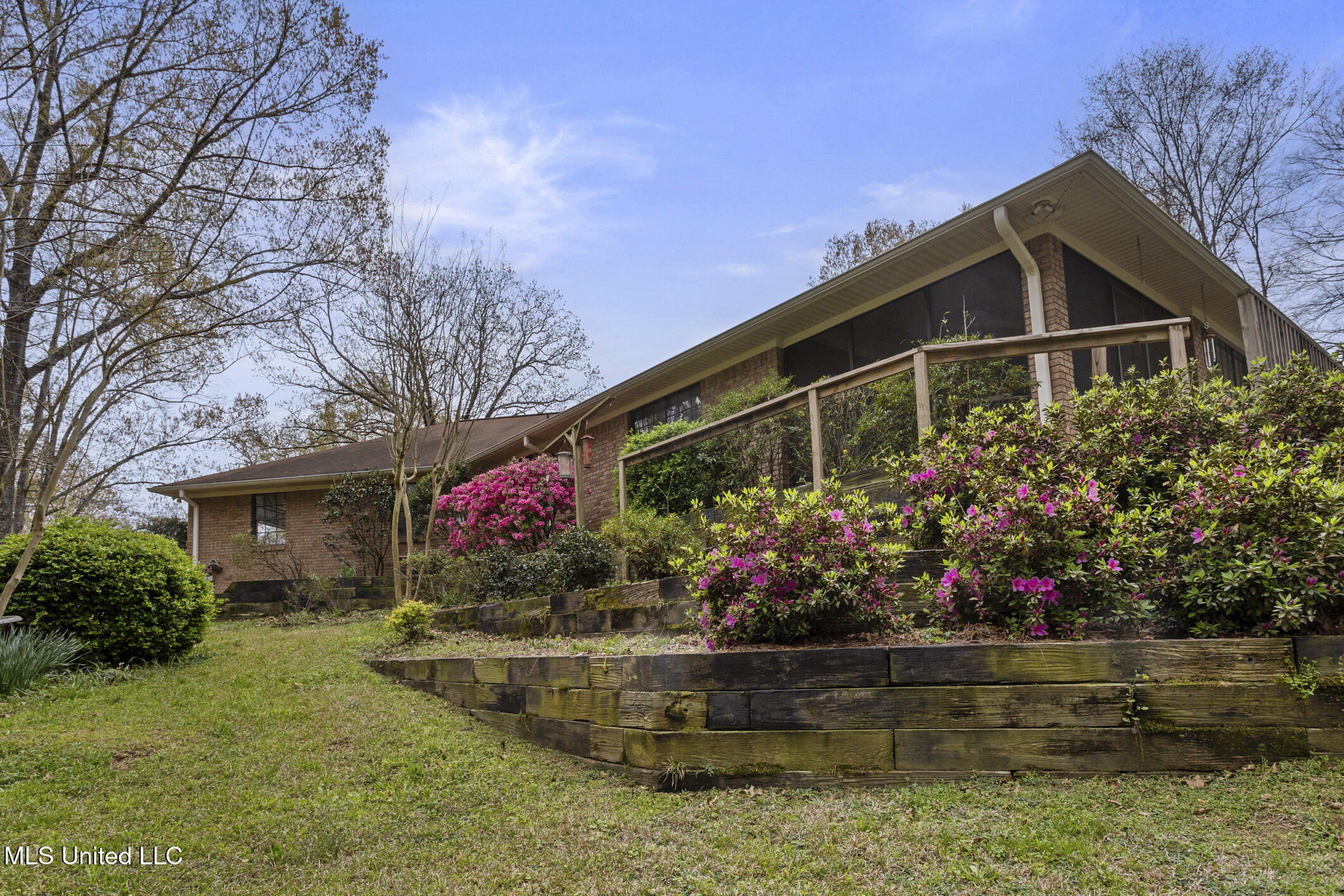 107 Hickory Hills Drive, Clinton, Mississippi image 6