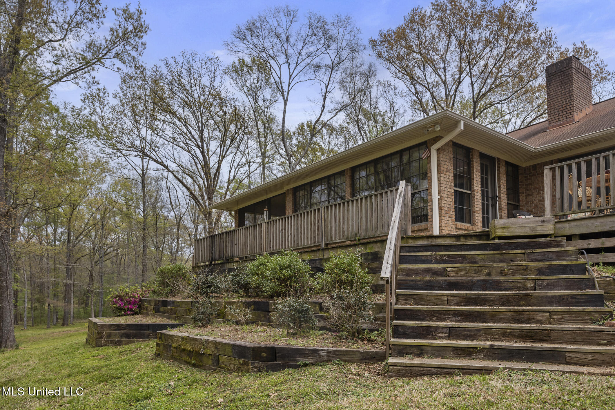 107 Hickory Hills Drive, Clinton, Mississippi image 9
