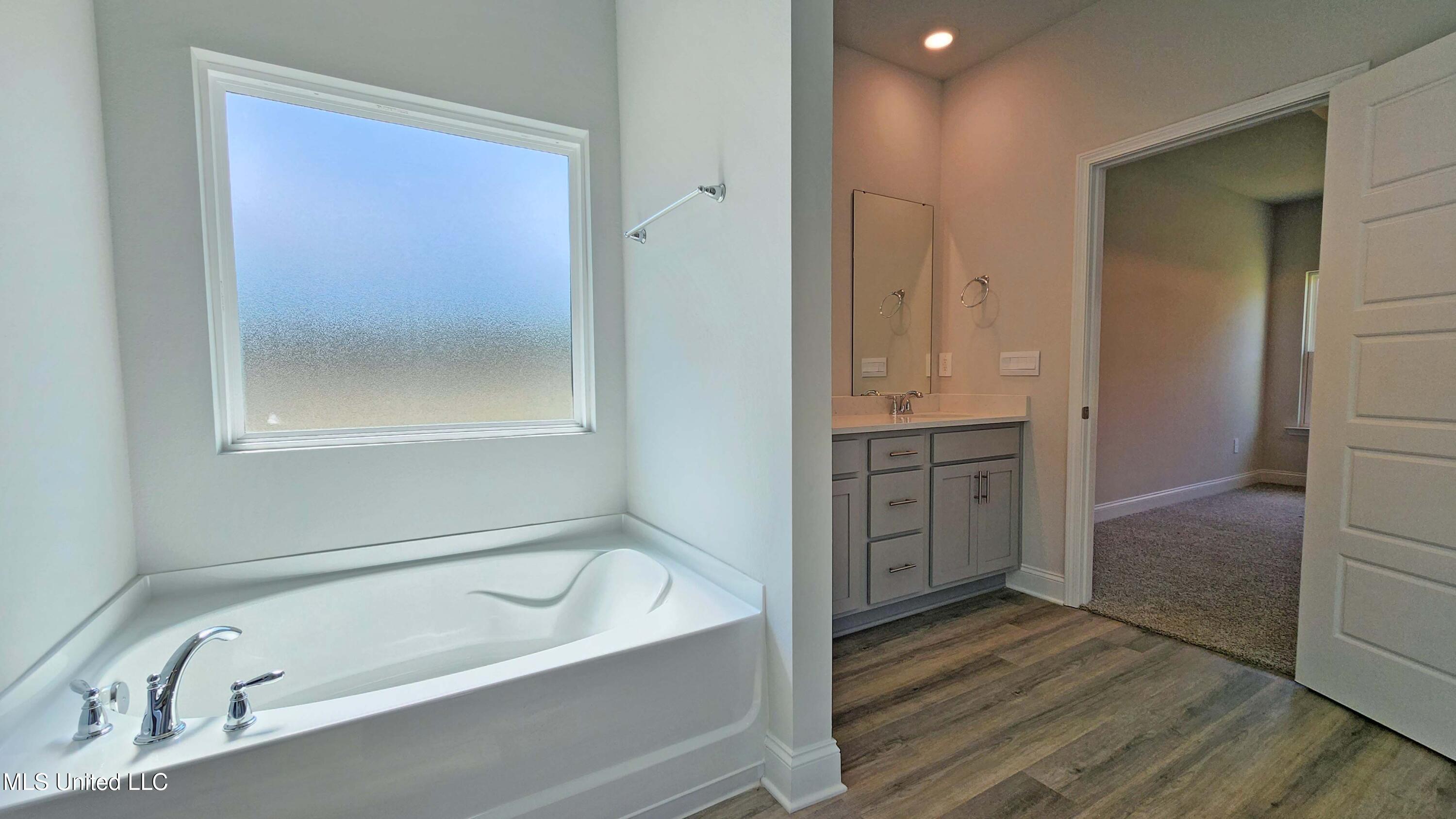 17063 River Hills Drive, Gulfport, Mississippi image 24