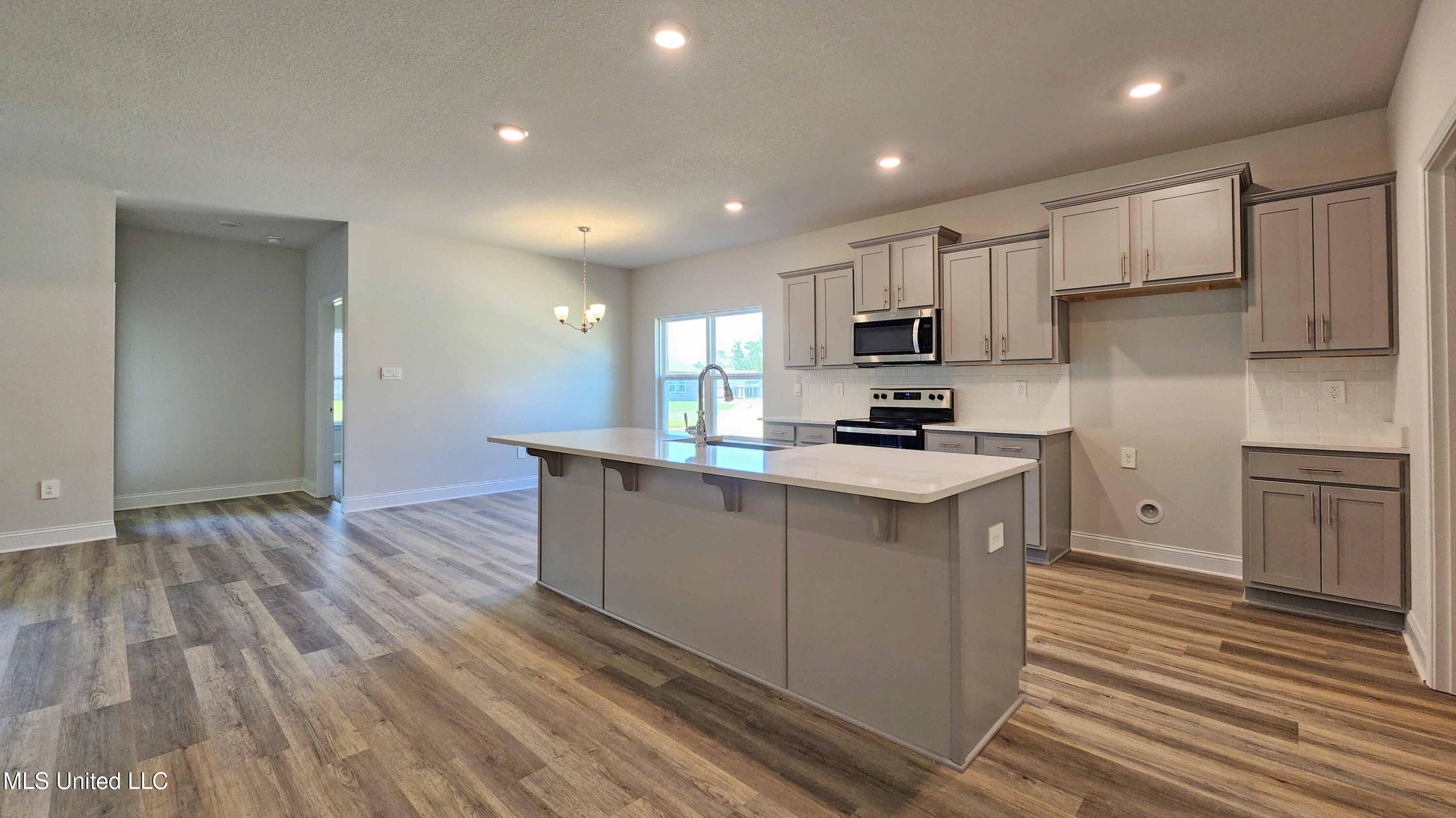 17063 River Hills Drive, Gulfport, Mississippi image 12