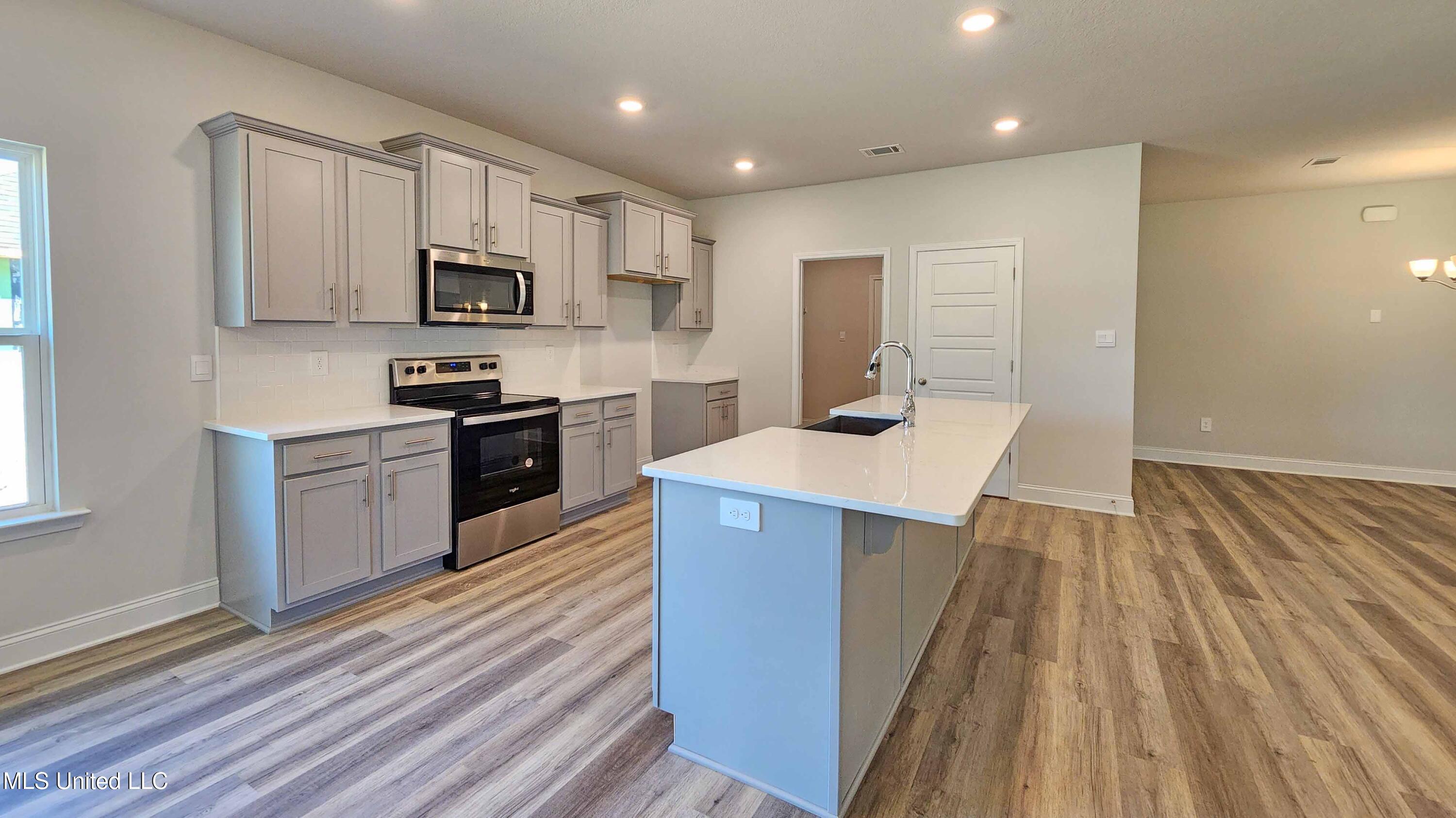 17063 River Hills Drive, Gulfport, Mississippi image 15