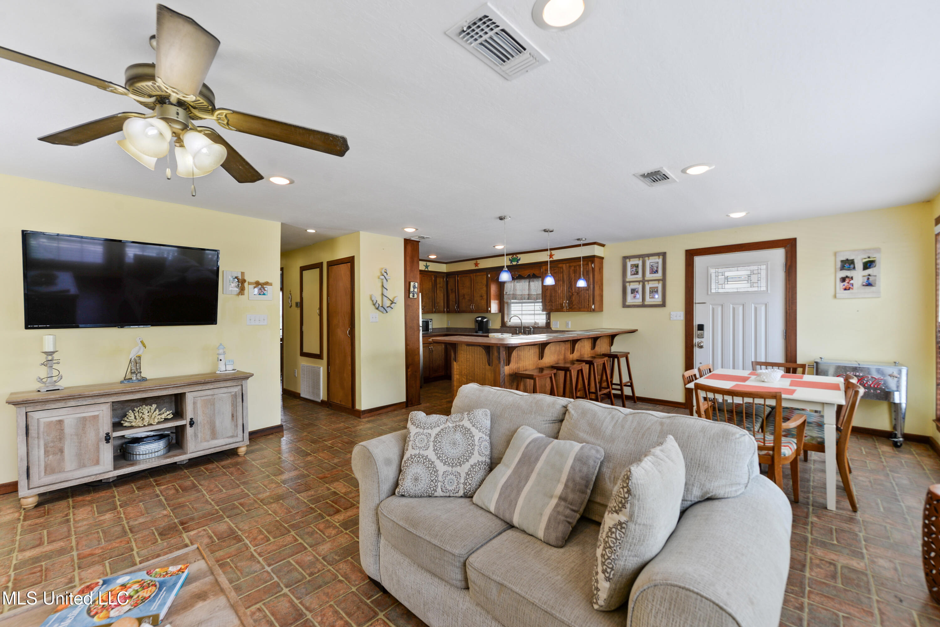11600 Bayou View Drive, Bay Saint Louis, Mississippi image 8
