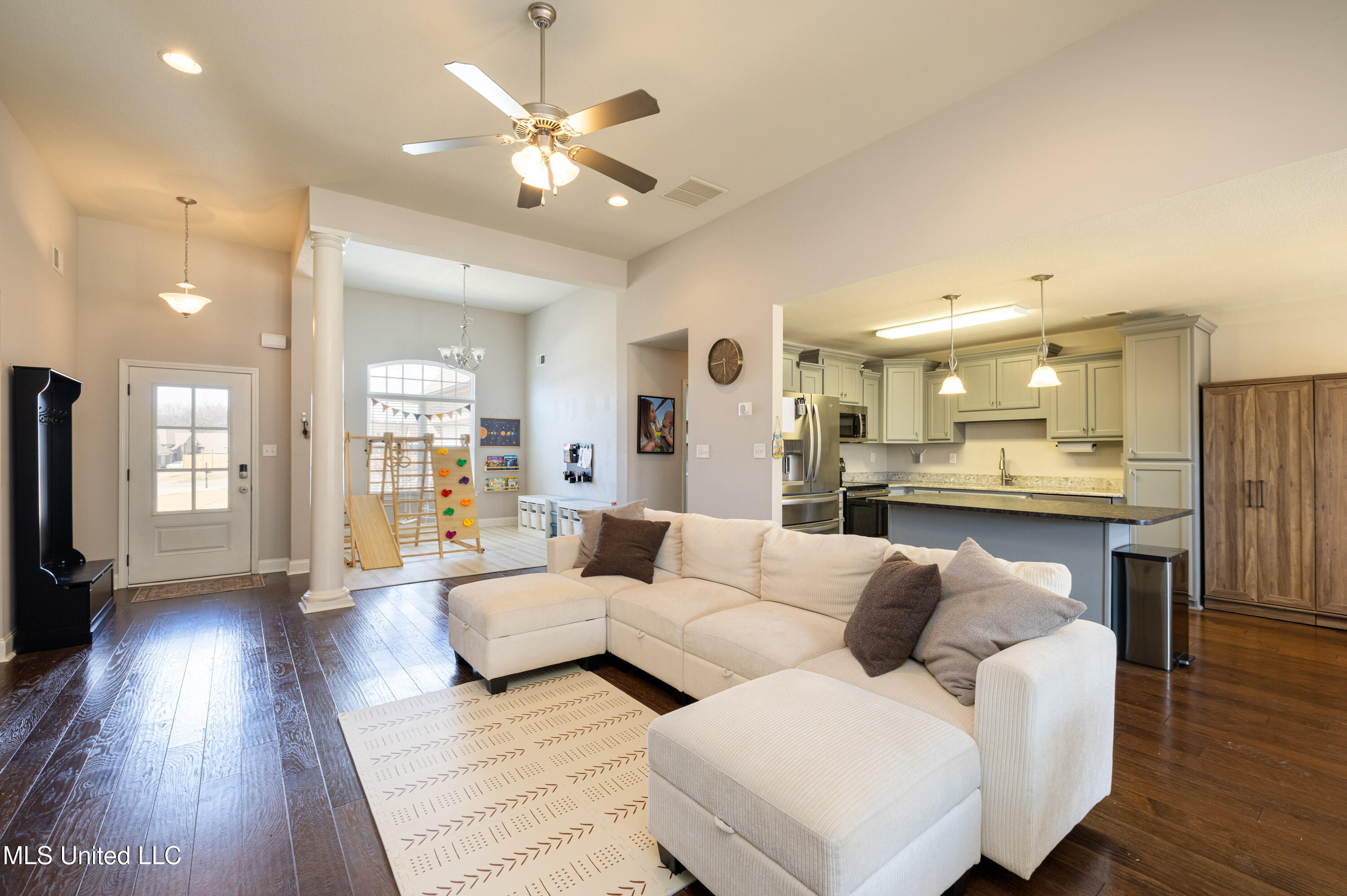 2385 Christian Cove, Southaven, Mississippi image 6