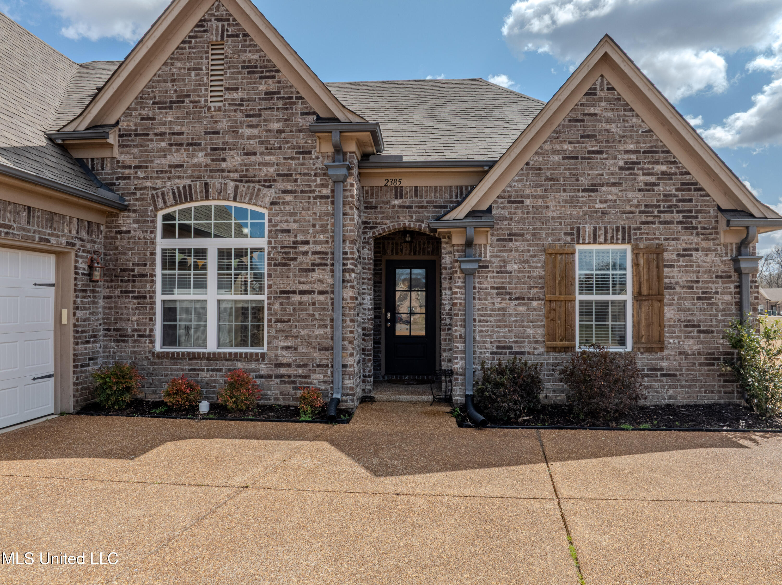 2385 Christian Cove, Southaven, Mississippi image 4