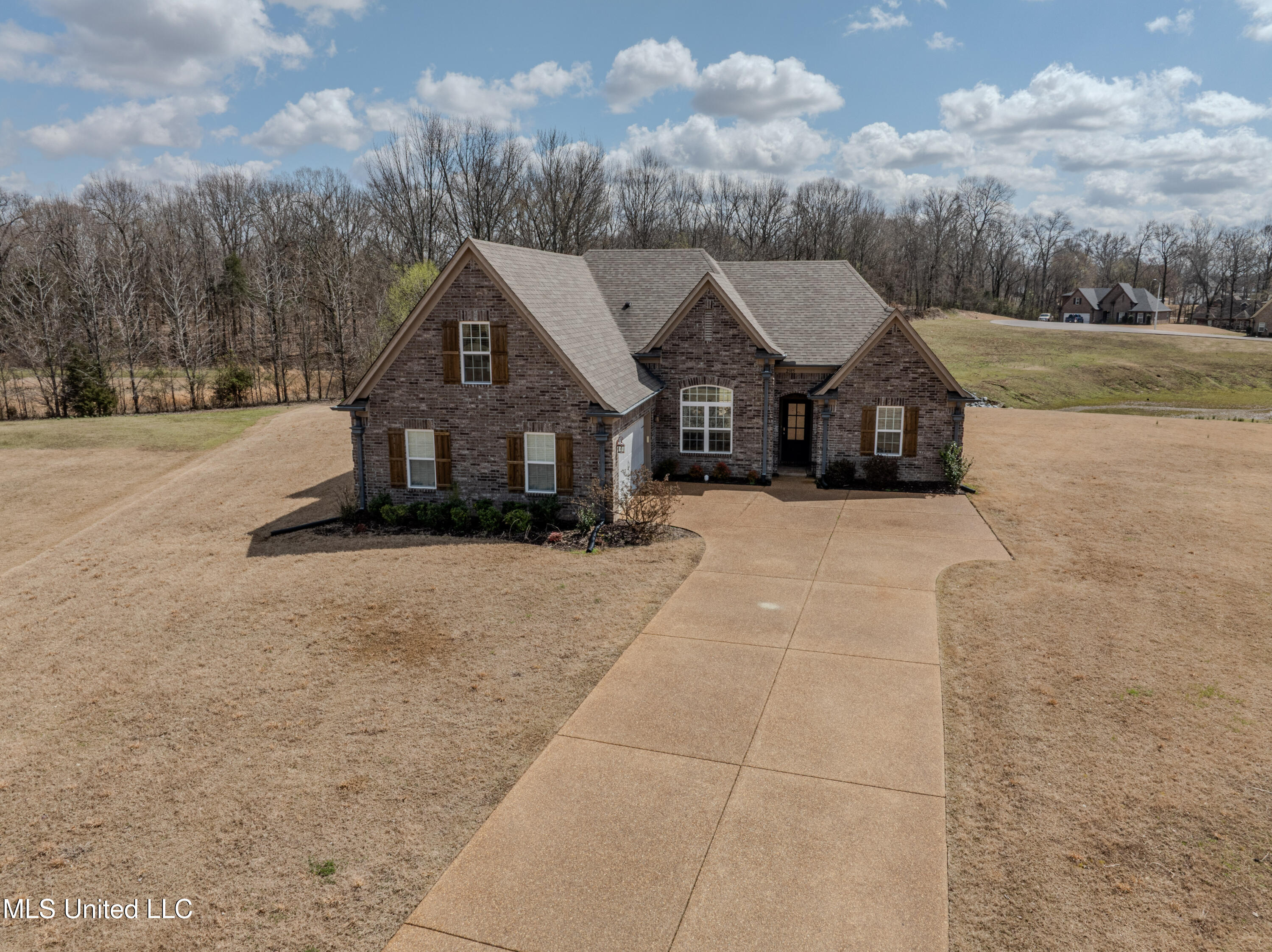 2385 Christian Cove, Southaven, Mississippi image 1