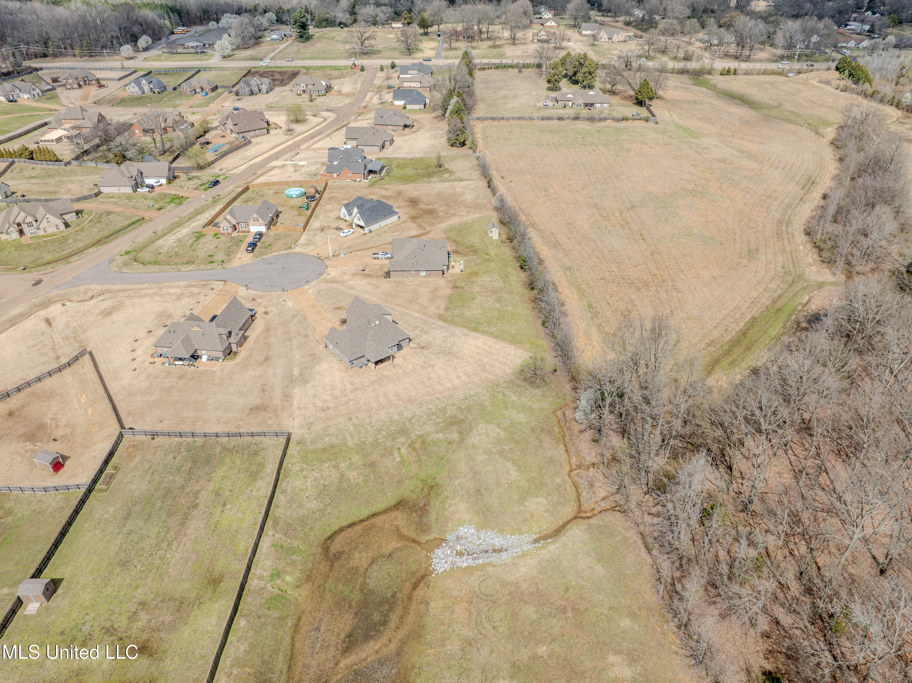 2385 Christian Cove, Southaven, Mississippi image 43