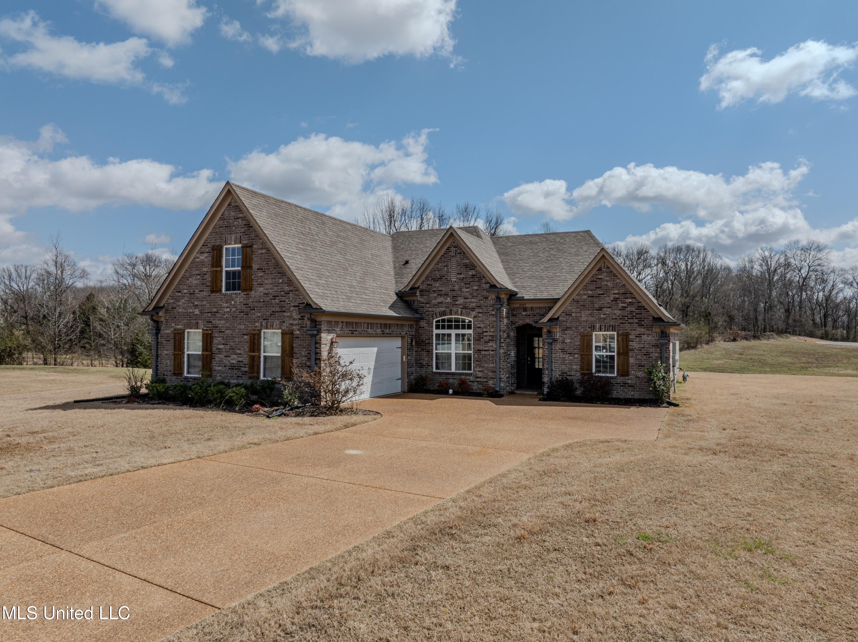 2385 Christian Cove, Southaven, Mississippi image 3