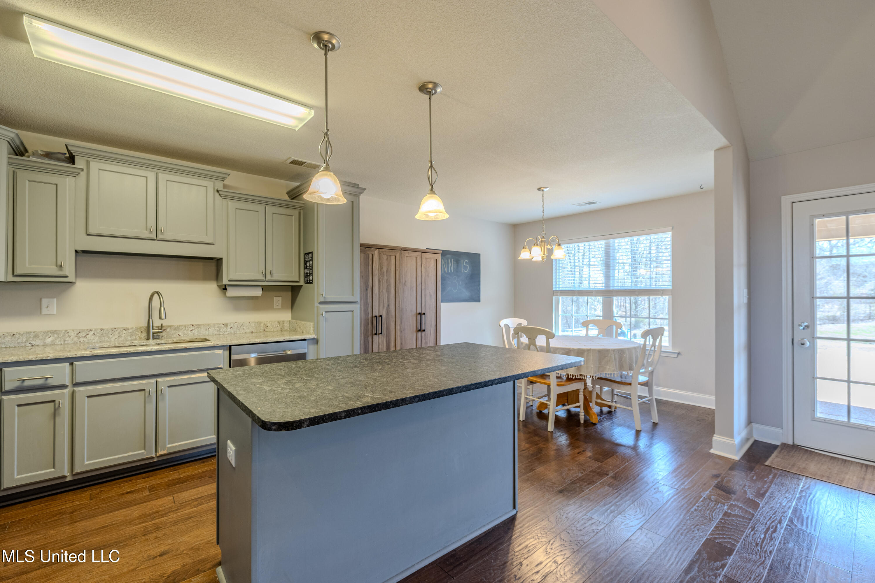 2385 Christian Cove, Southaven, Mississippi image 14