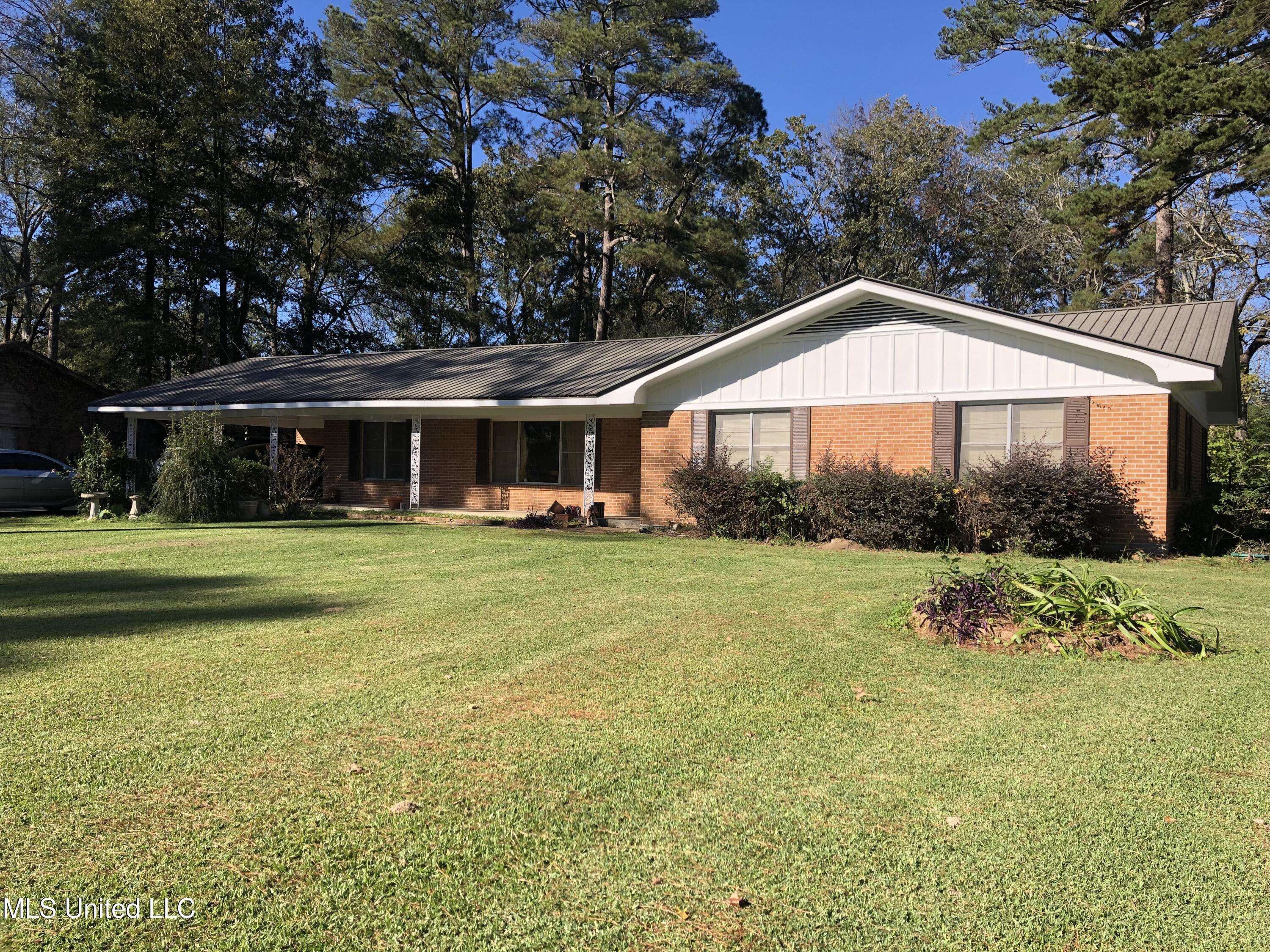 612 Mounger Street, Forest, Mississippi image 1