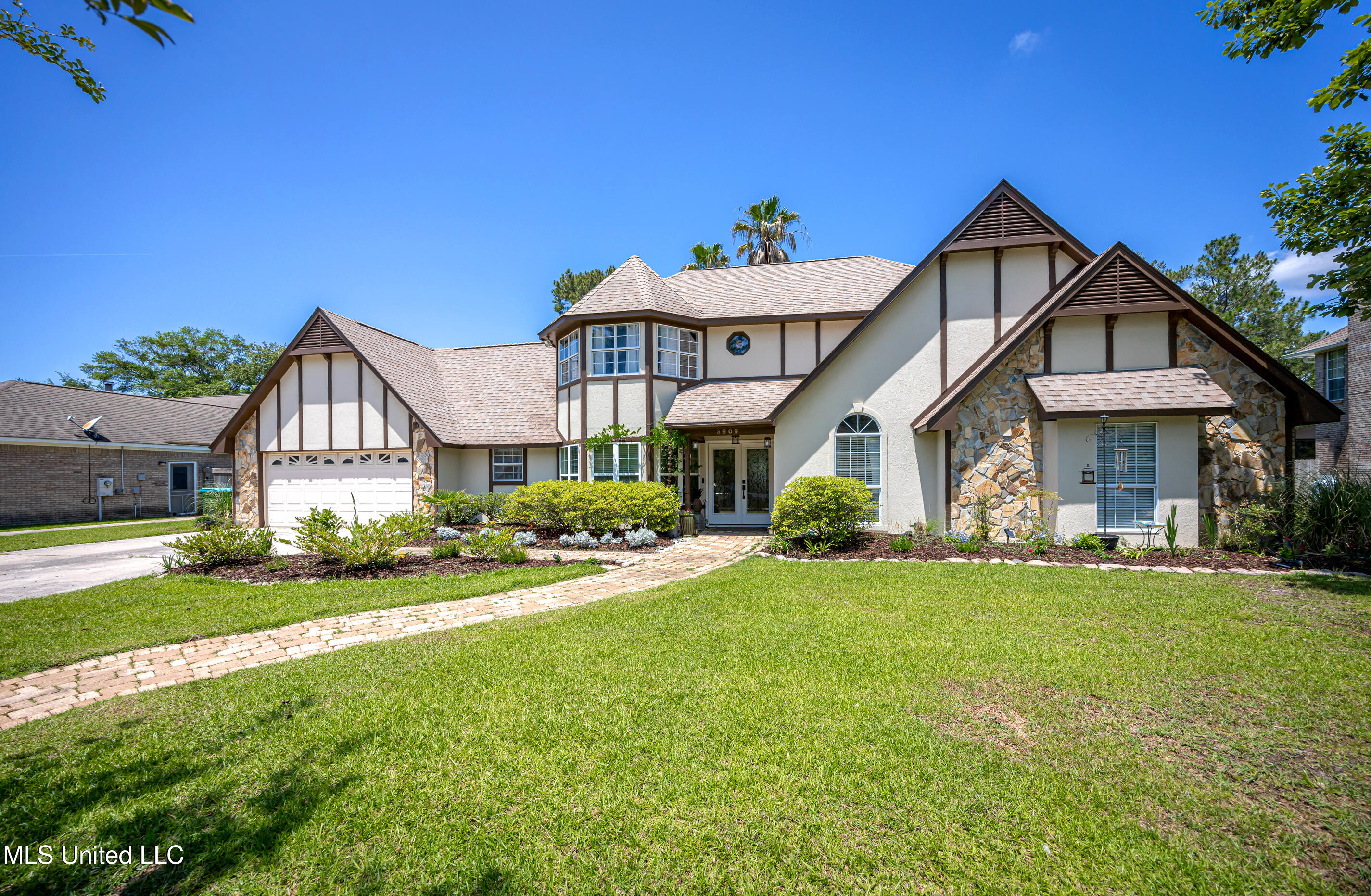 3909 Cabildo Place, Ocean Springs, Mississippi image 1
