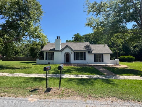 Homes For Sale - 406 Brookhaven Street<br/> Monticello, MS 39654