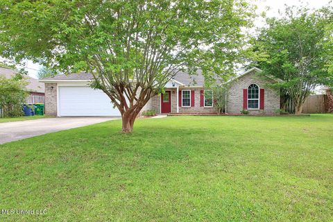 Single Family Residence in Ocean Springs MS 8717 Marina Avenue.jpg