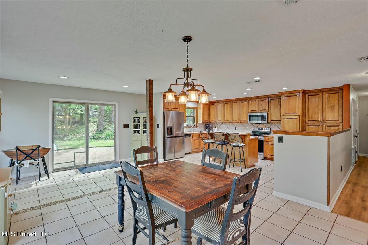 310 Longwood Drive, Clinton, Mississippi image 17
