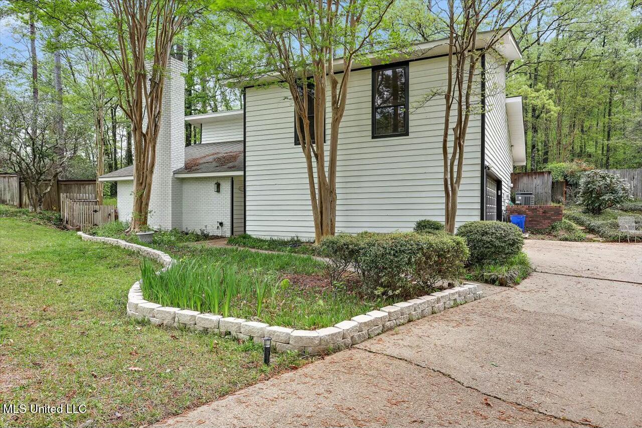 310 Longwood Drive, Clinton, Mississippi image 3
