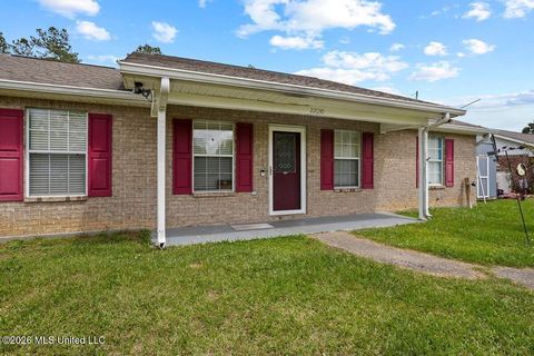 Homes For Sale - 22030 Rayvan Lane<br/> Kiln, MS 39556