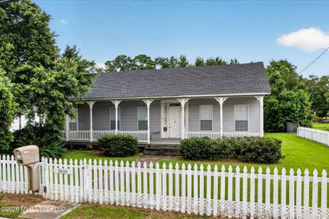 Homes For Sale - 3618 Bellview Avenue<br/> Jackson County, Moss Point, MS 39563