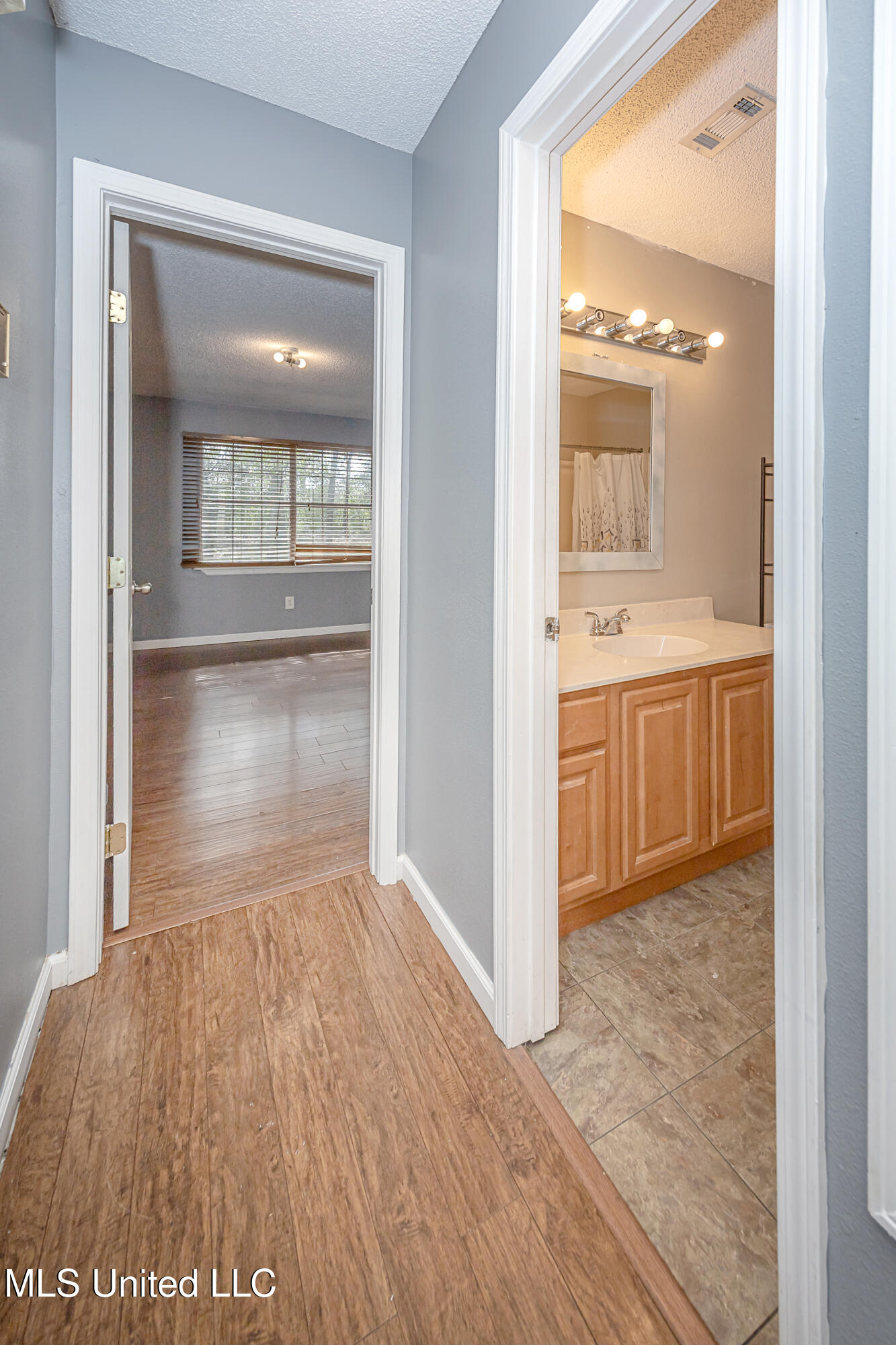 8113 Barron Road, Moss Point, Mississippi image 32