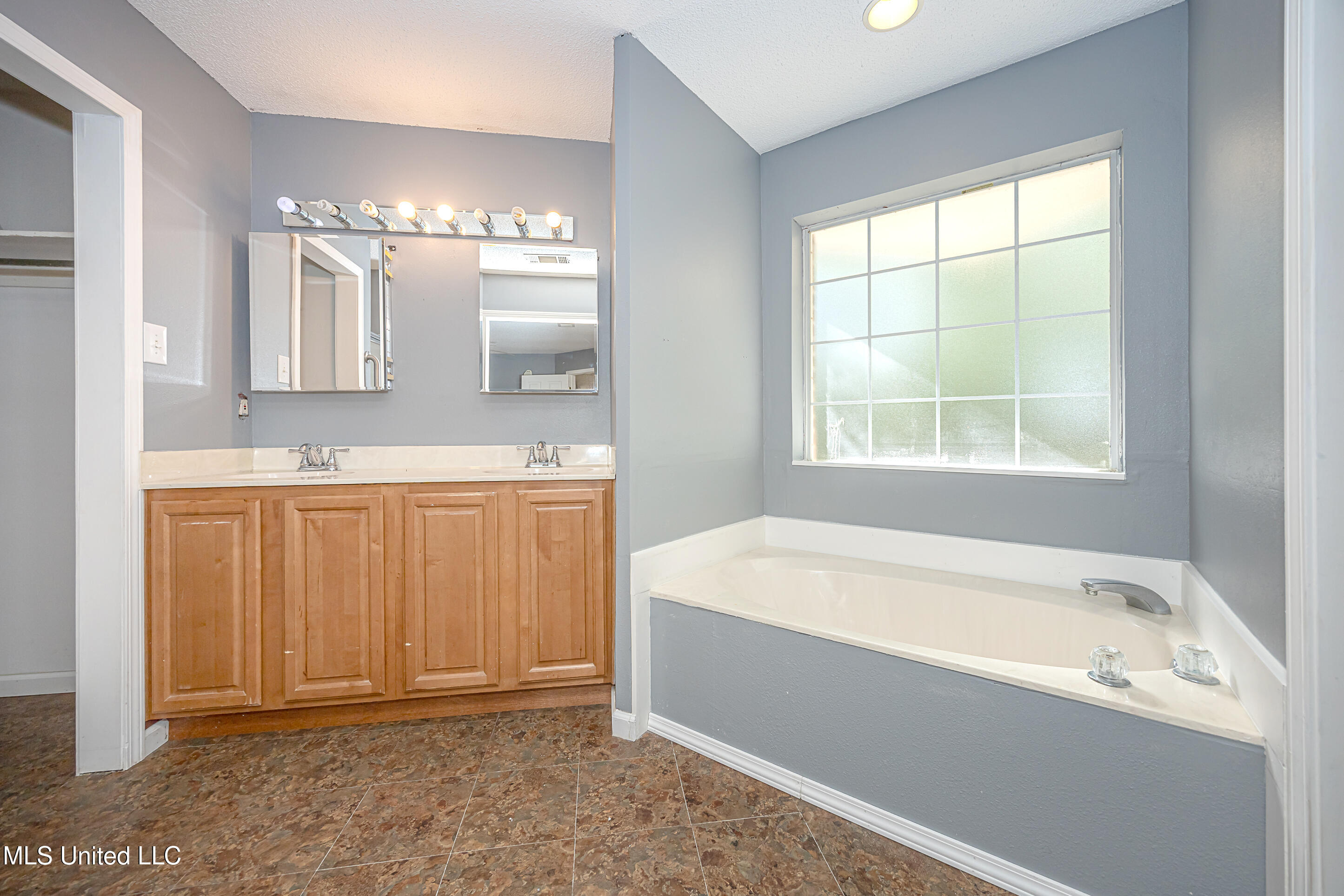 8113 Barron Road, Moss Point, Mississippi image 21