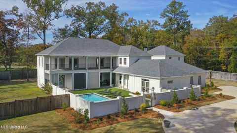 Homes For Sale - 101 Saddle Creek Cove<br/> Canton, MS 39046