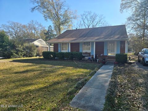 Homes For Sale - 1607 Fifth Avenue<br/> Picayune, MS 39466