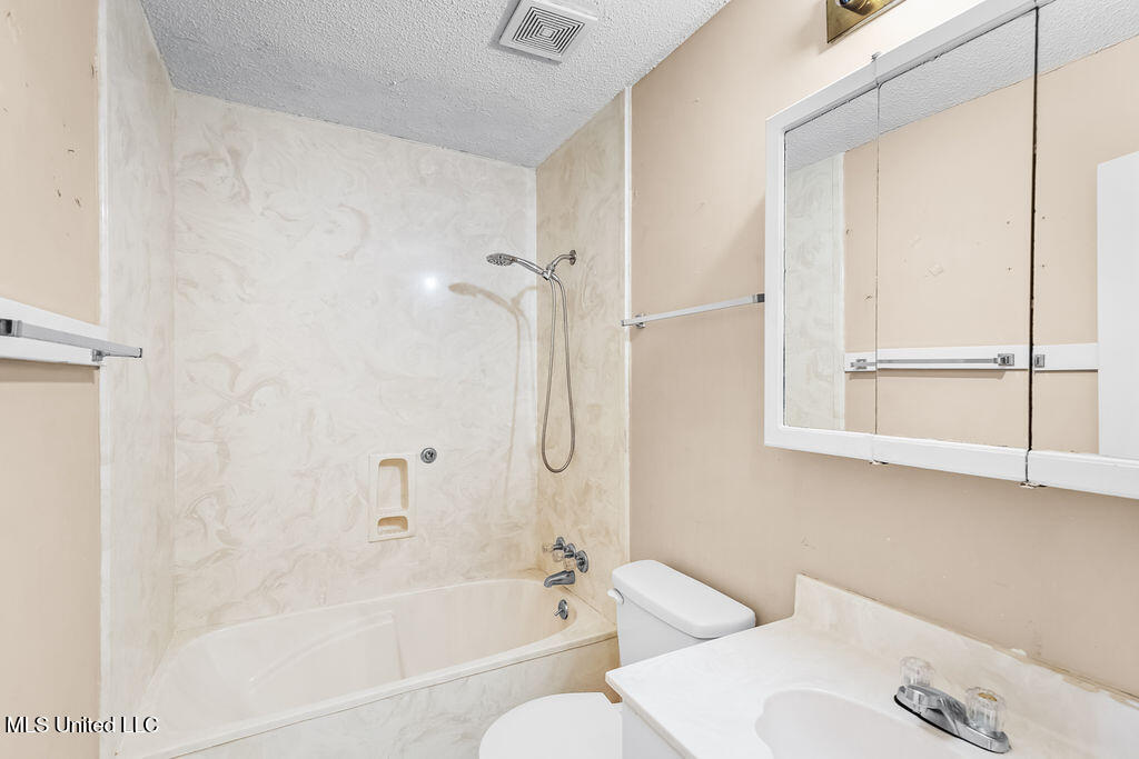214 Janelle Drive, Gulfport, Mississippi image 18