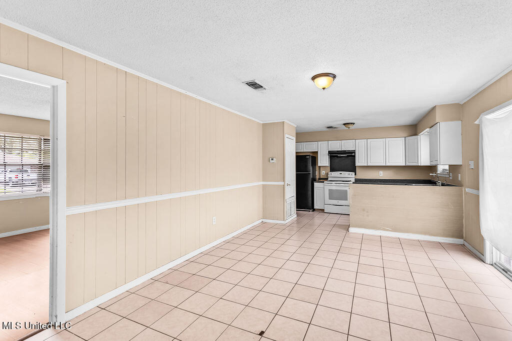 214 Janelle Drive, Gulfport, Mississippi image 8