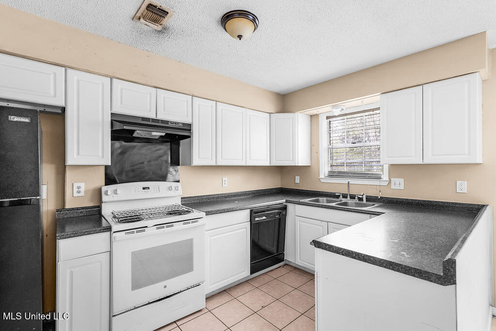 214 Janelle Drive, Gulfport, Mississippi image 9
