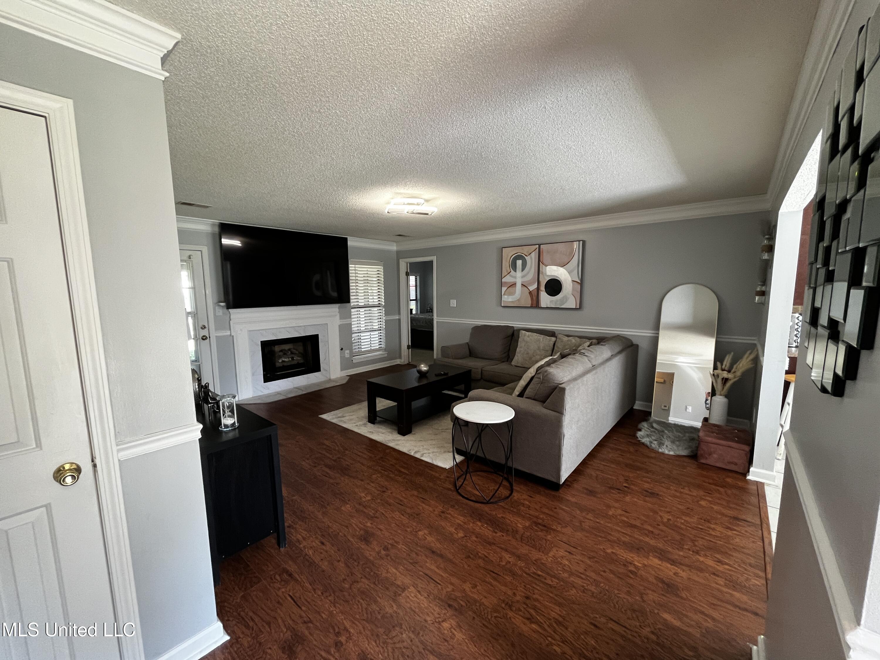 5302 Plum Tree Drive, Southaven, Mississippi image 3