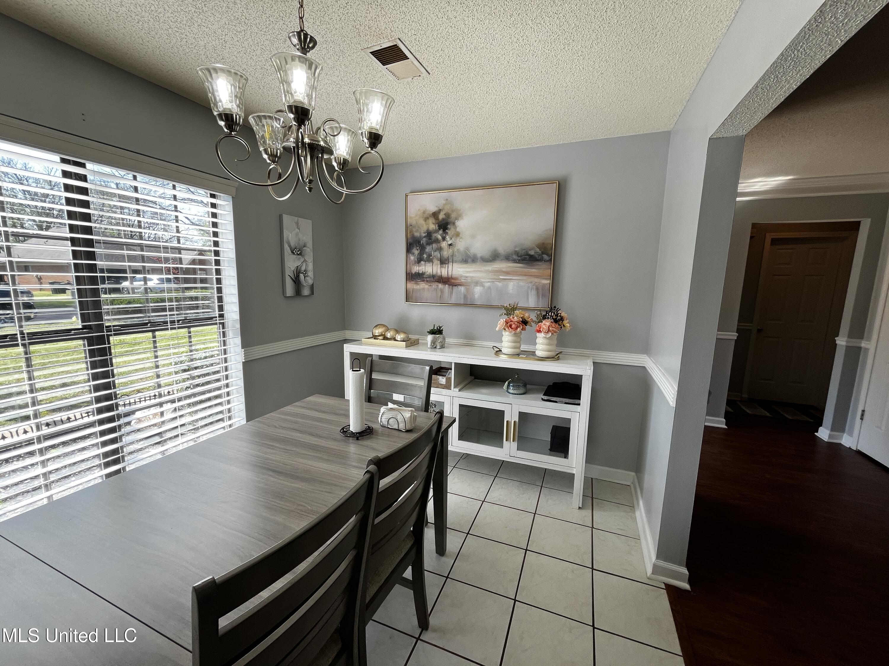 5302 Plum Tree Drive, Southaven, Mississippi image 5