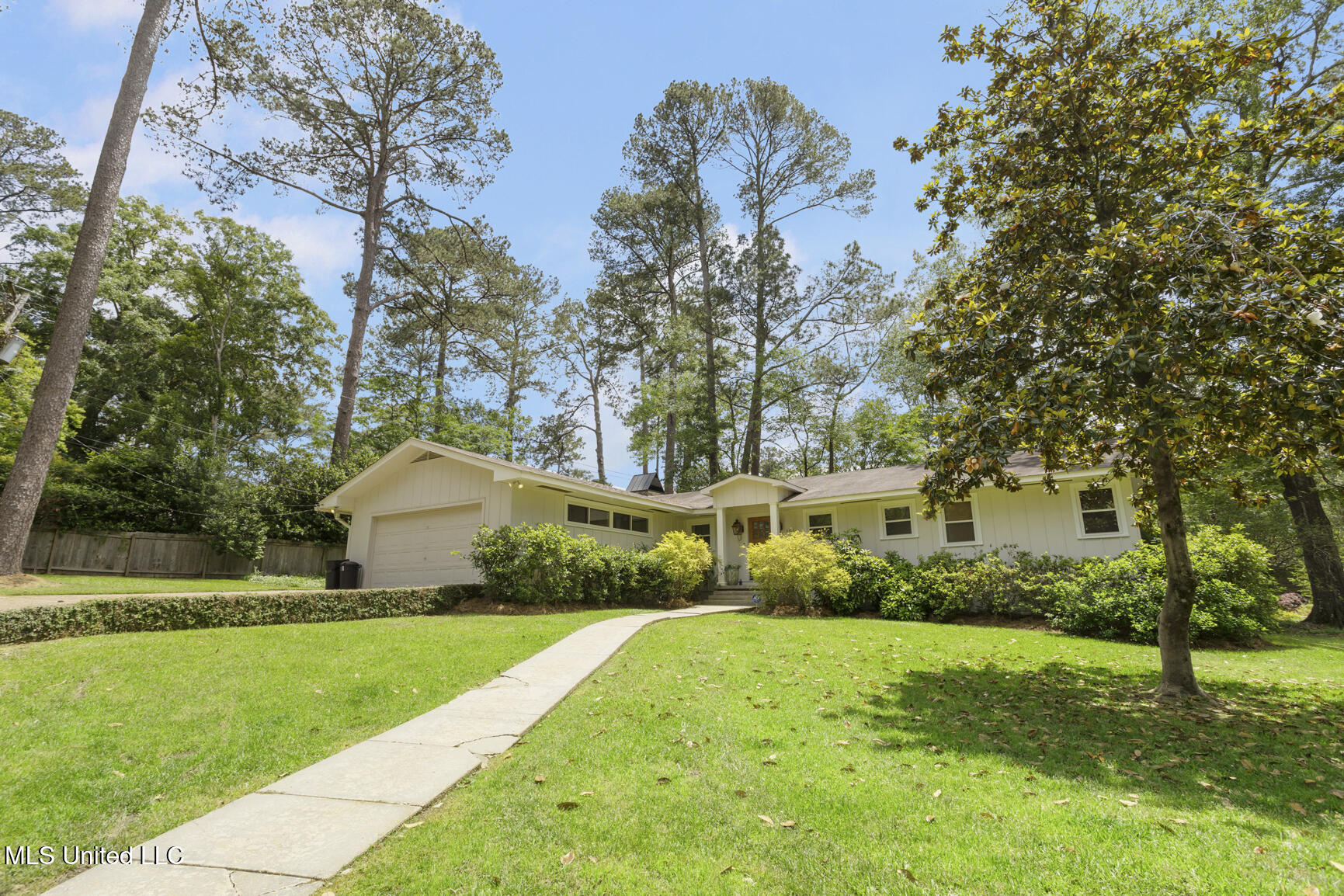 116 Chippewa Circle, Jackson, Mississippi image 2