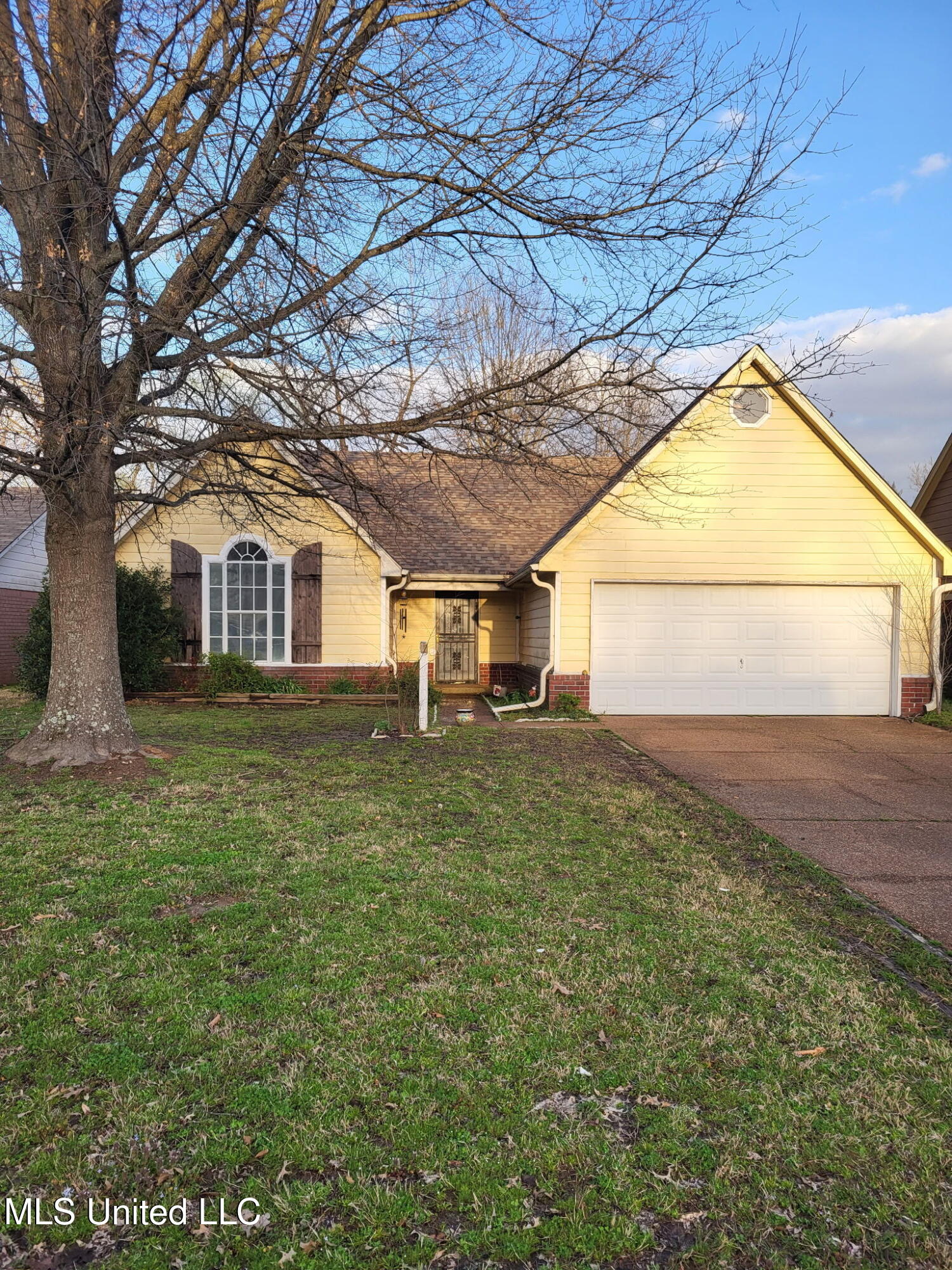 5632 Kentwood Drive, Horn Lake, Mississippi image 1