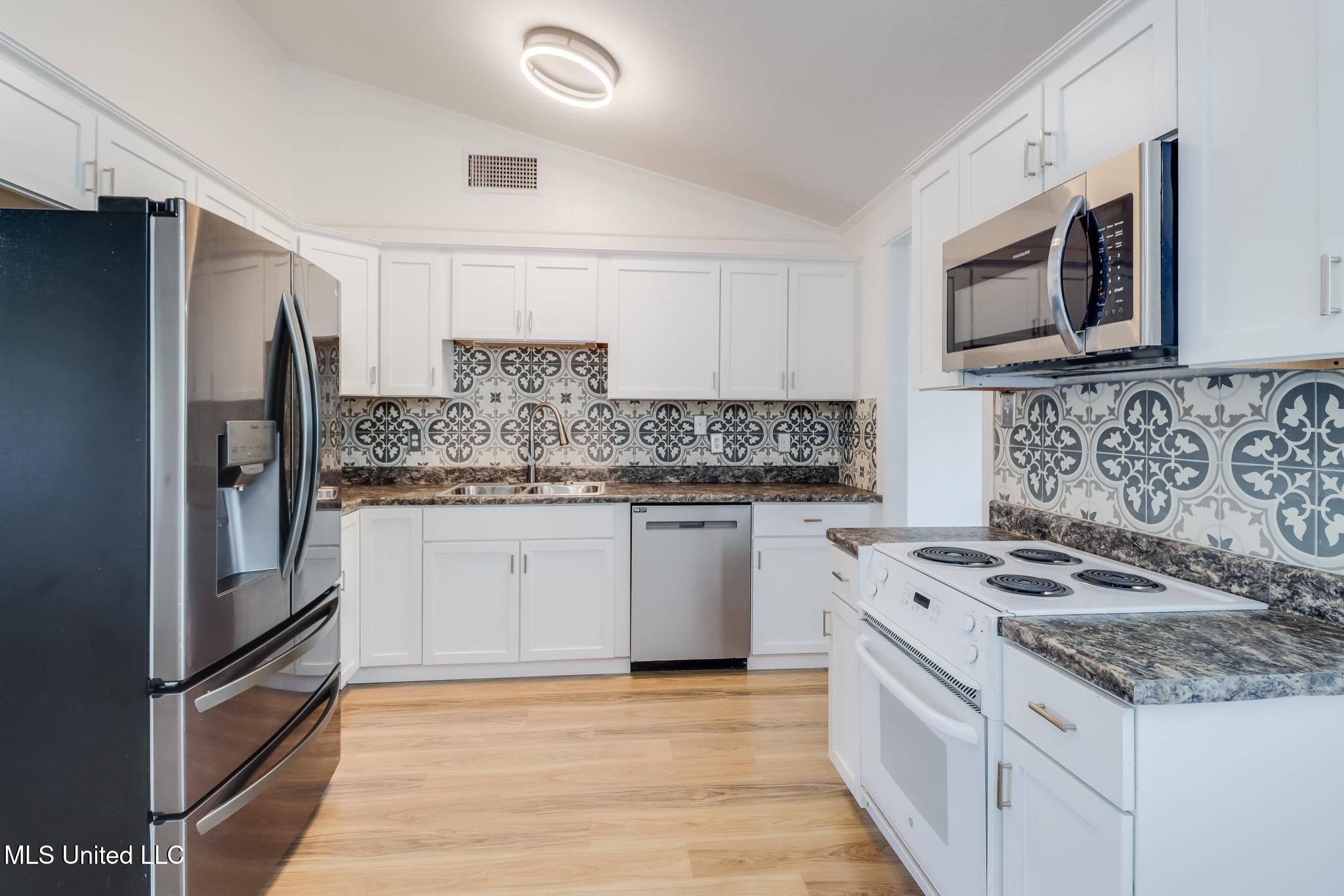 5403 Monaco Drive, Pascagoula, Mississippi image 9