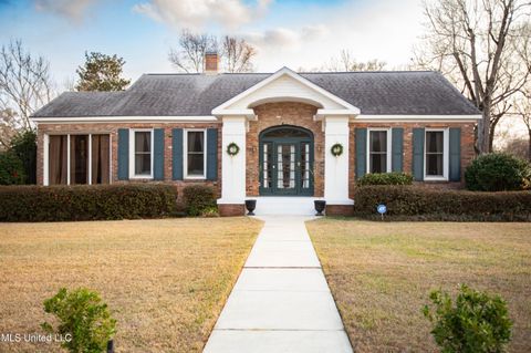 Homes For Sale - 606 E Pine Avenue<br/> Wiggins, MS 39577