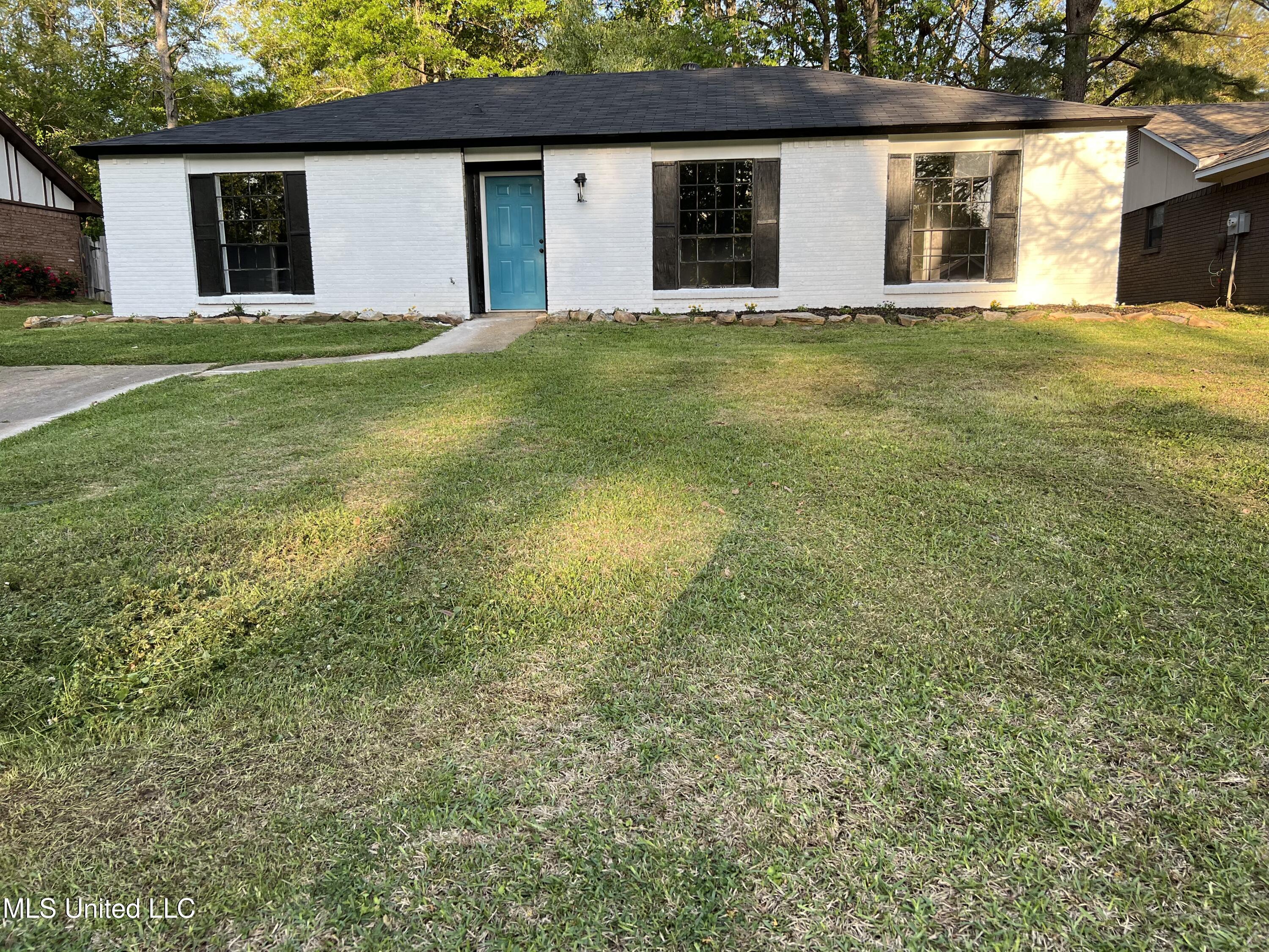 1124 Oak Glen Place, Jackson, Mississippi image 1