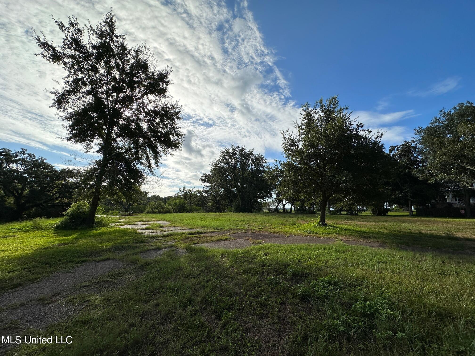 Washington Avenue, Pascagoula, Mississippi image 16