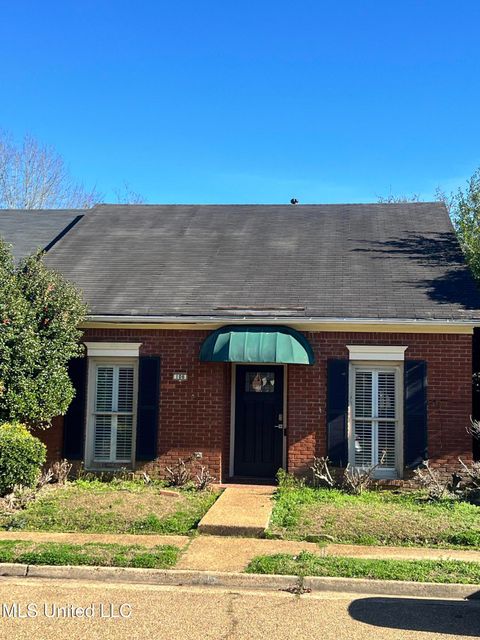 Townhouse For Sale - 106 N Brighton Drive<br/> Jackson, MS 39211