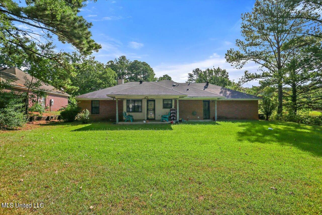 557 Vineland Drive, Jackson, Mississippi image 22