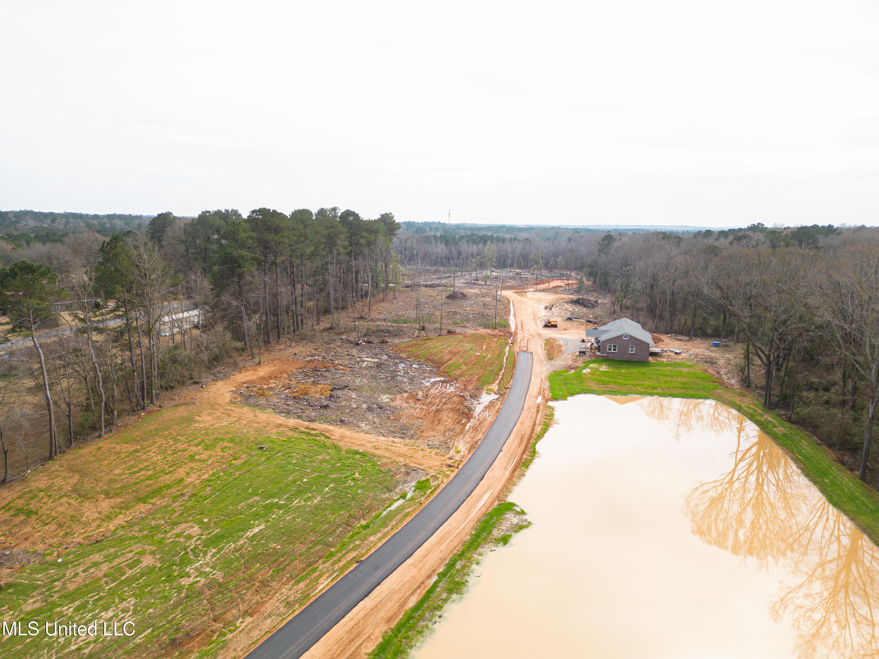 Forest Glen Drive, Laurel, Mississippi image 9