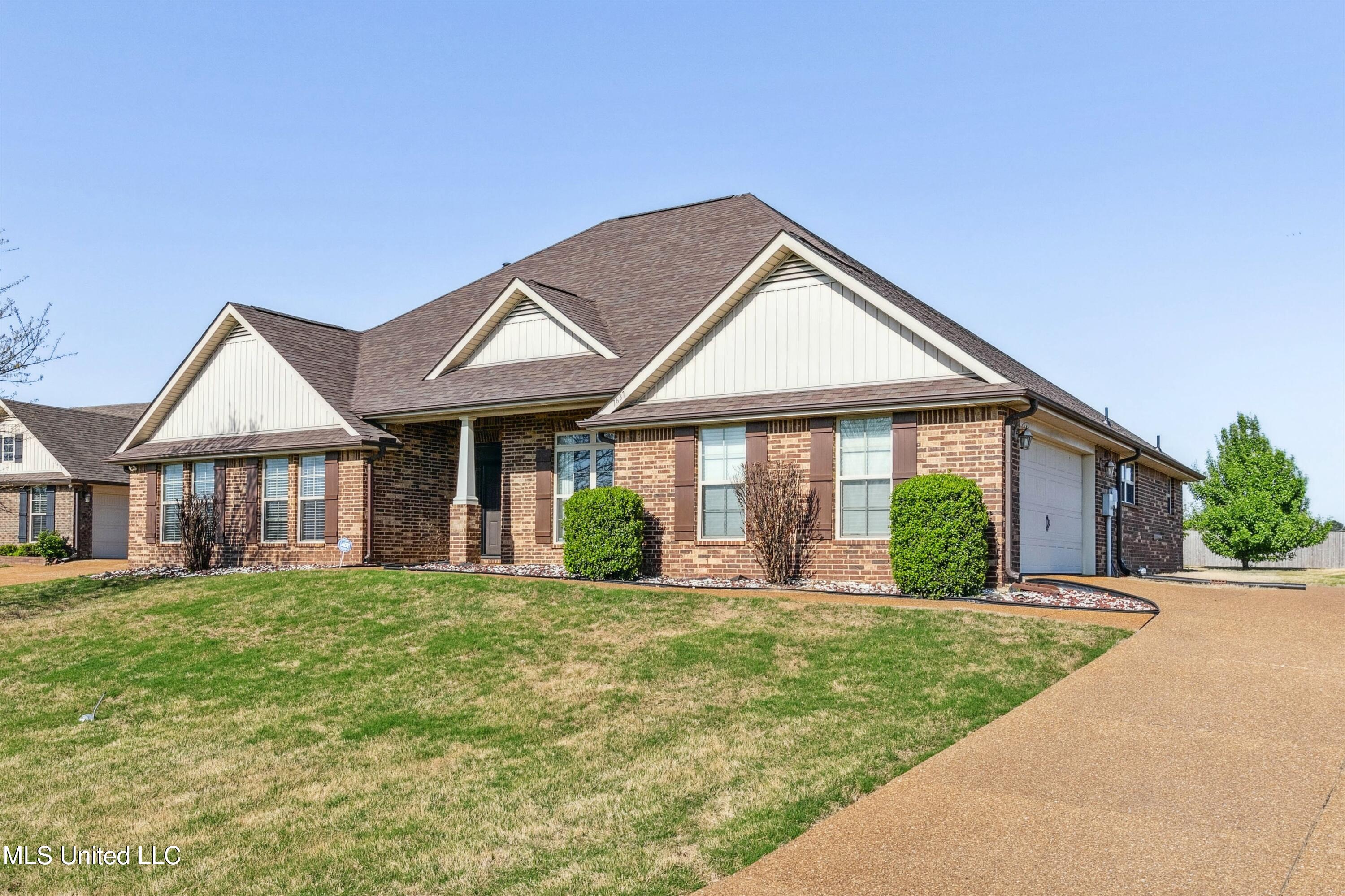 7637 Wisteria Dr Drive, Olive Branch, Mississippi image 2