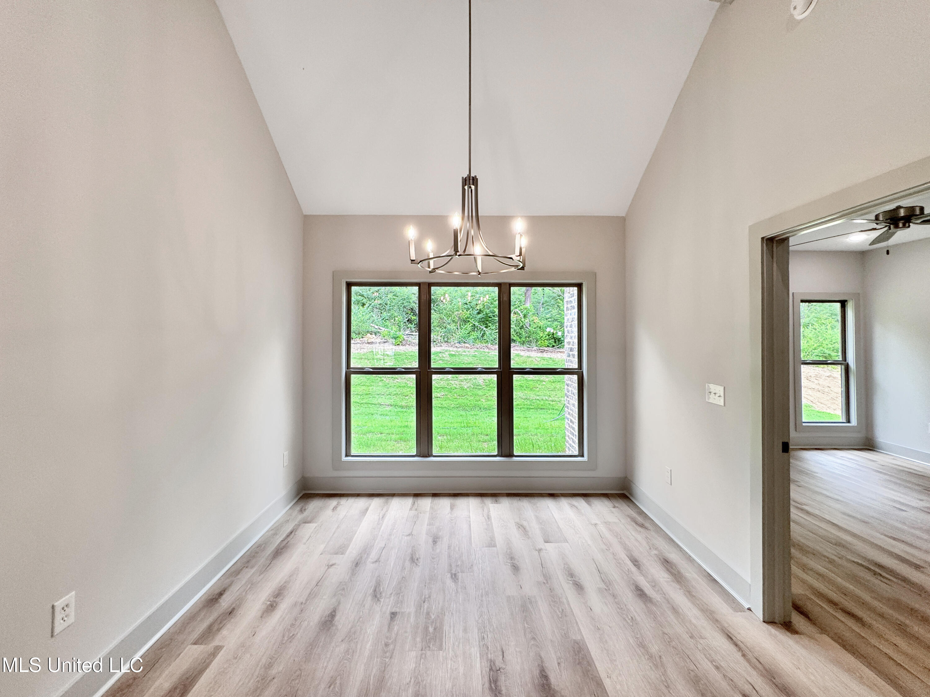 747 Magnolia Point Circle, Pearl, Mississippi image 9