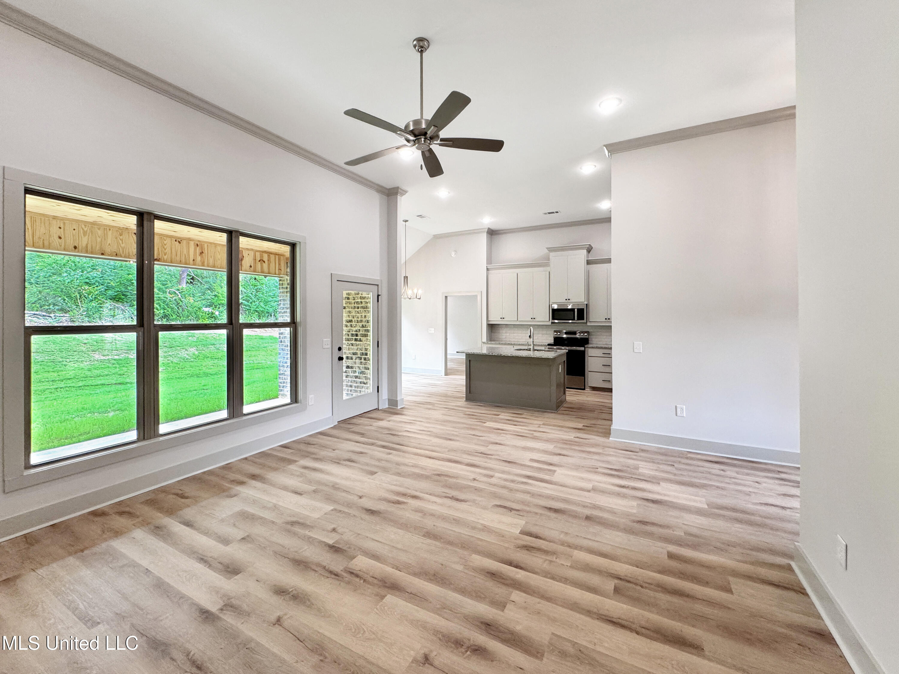 747 Magnolia Point Circle, Pearl, Mississippi image 3