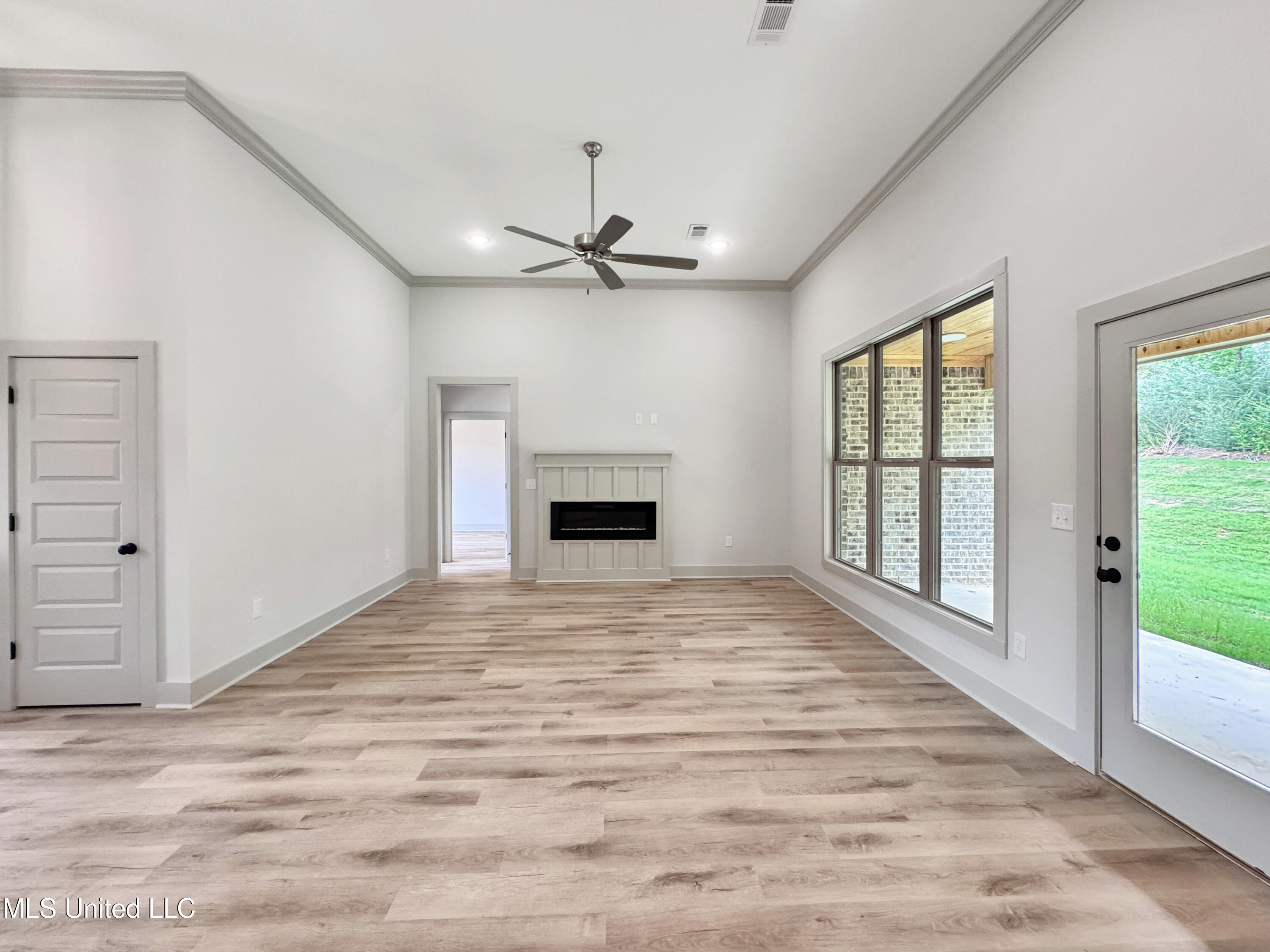 747 Magnolia Point Circle, Pearl, Mississippi image 2