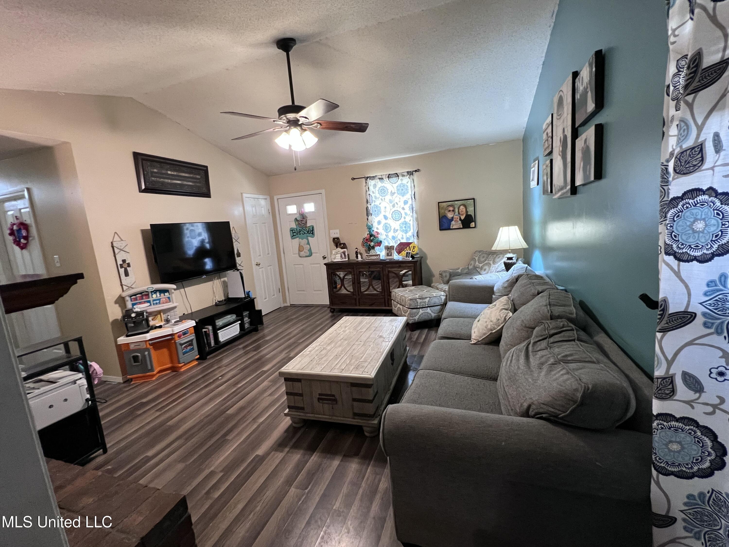 6555 Jamestown Drive, Horn Lake, Mississippi image 5
