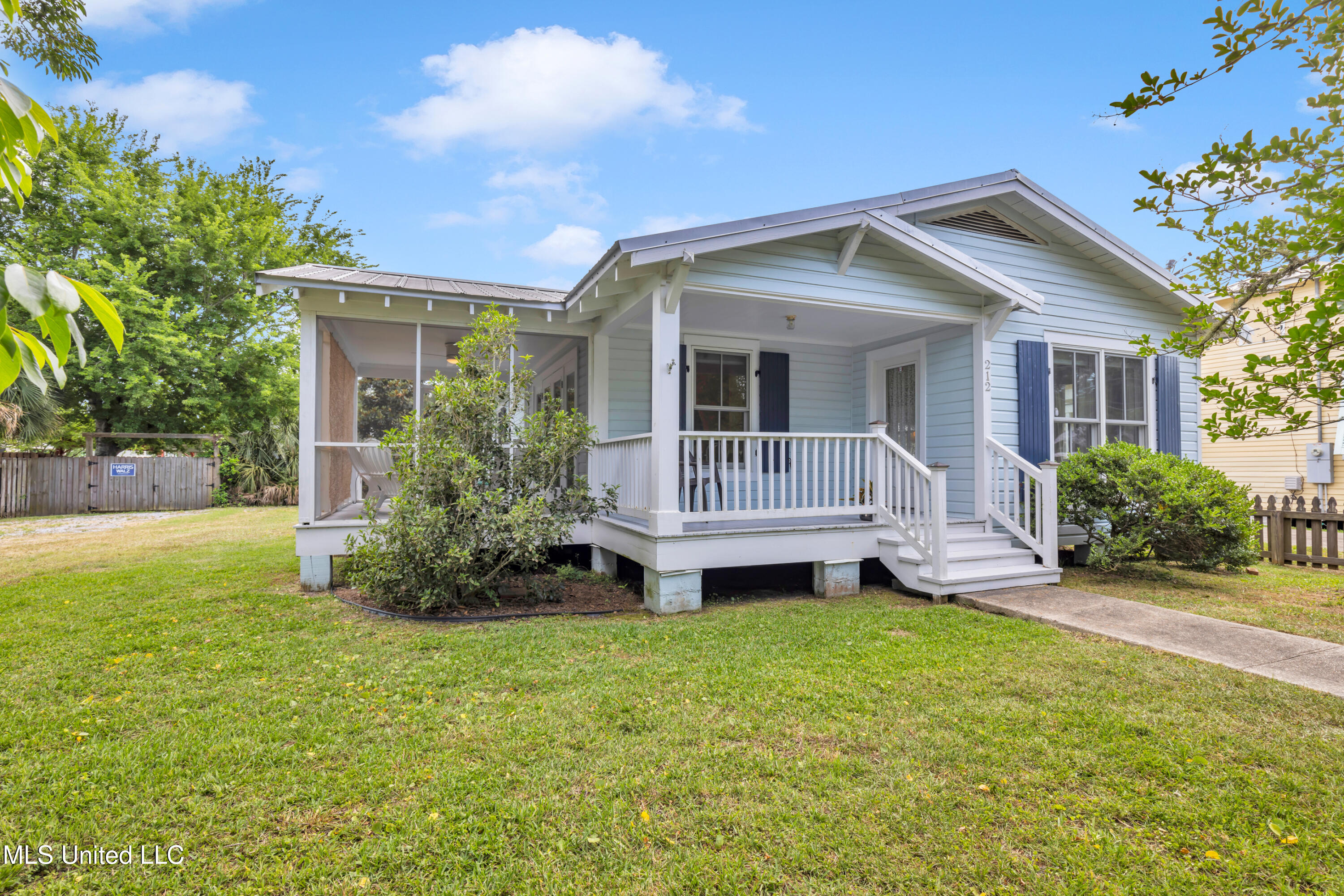 212 Washington Street, Bay Saint Louis, Mississippi image 3