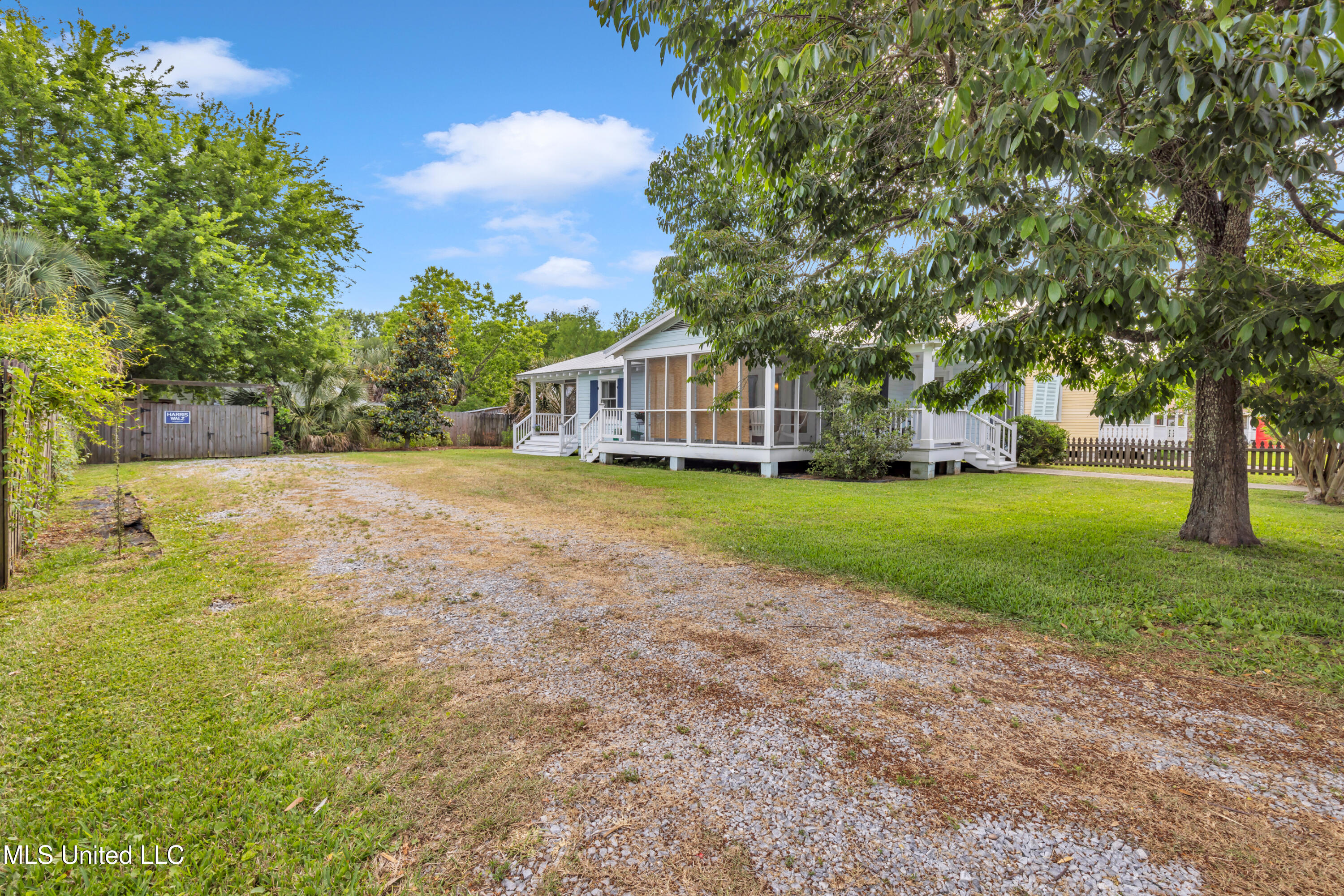 212 Washington Street, Bay Saint Louis, Mississippi image 5