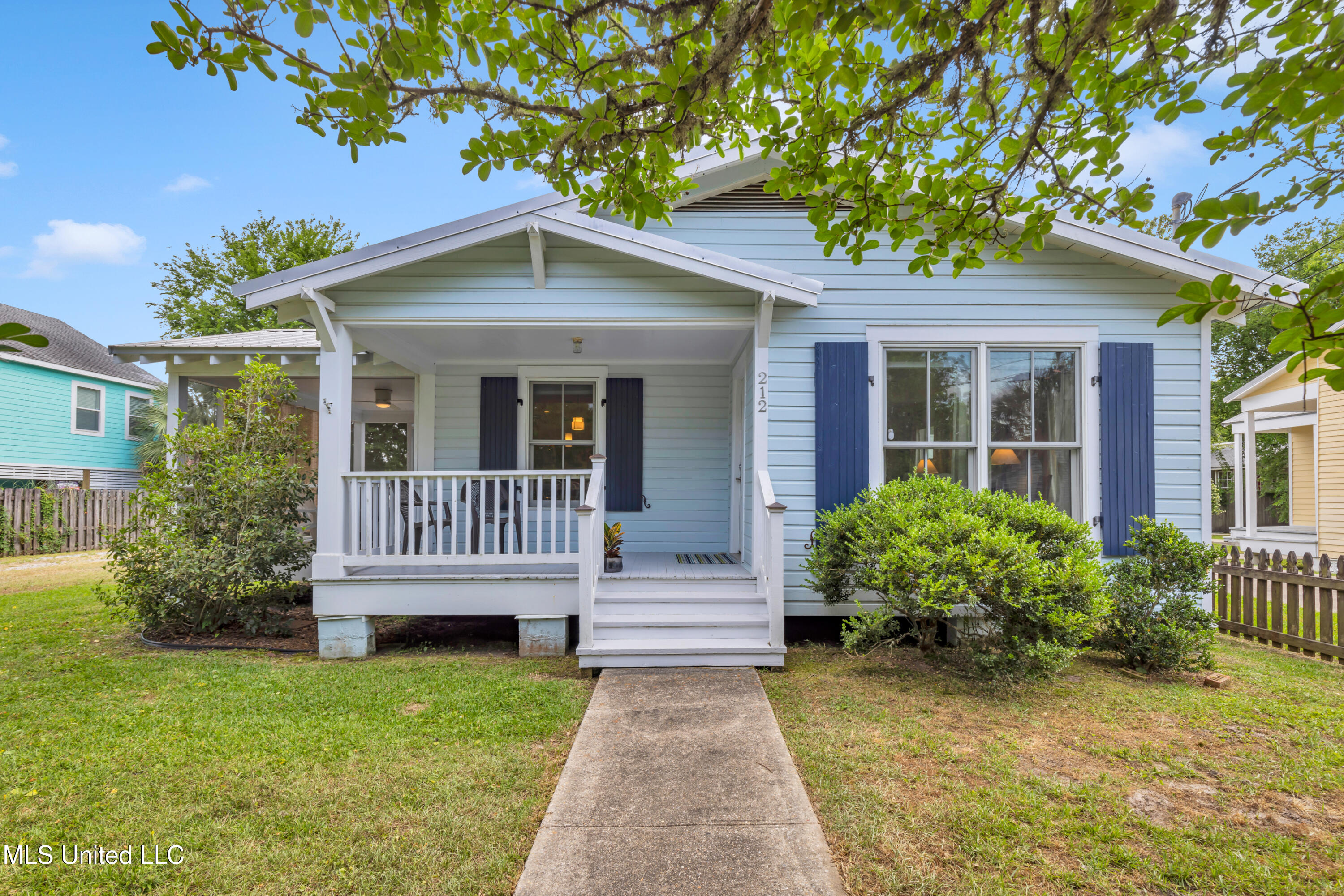 212 Washington Street, Bay Saint Louis, Mississippi image 1